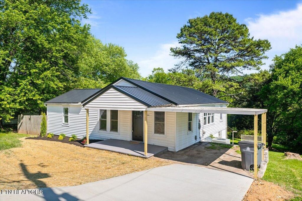 Photo of 404 Sharp Lane, Knoxville, TN 37912 (MLS # 1340770)
