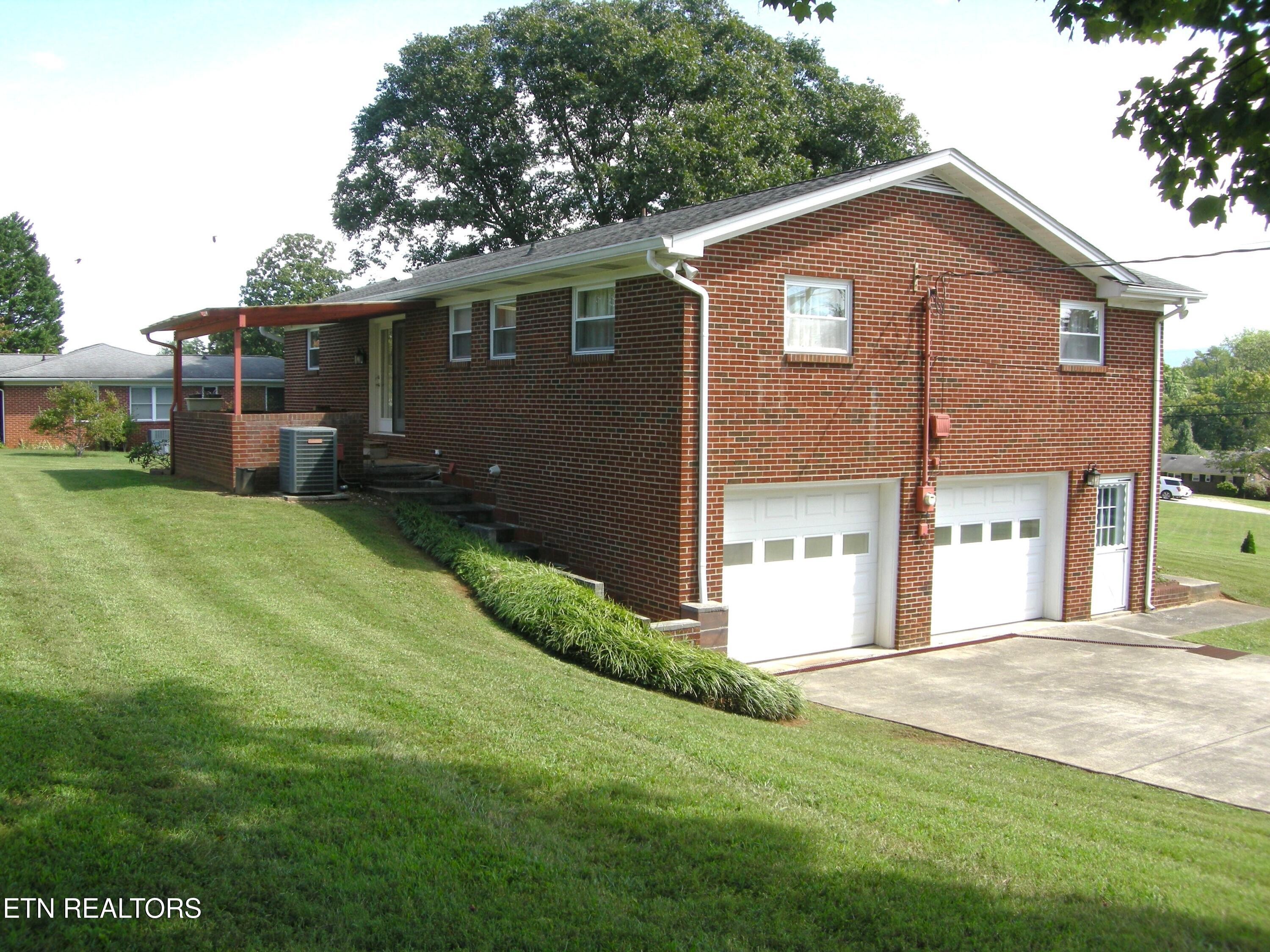 2102 Sentell Circle