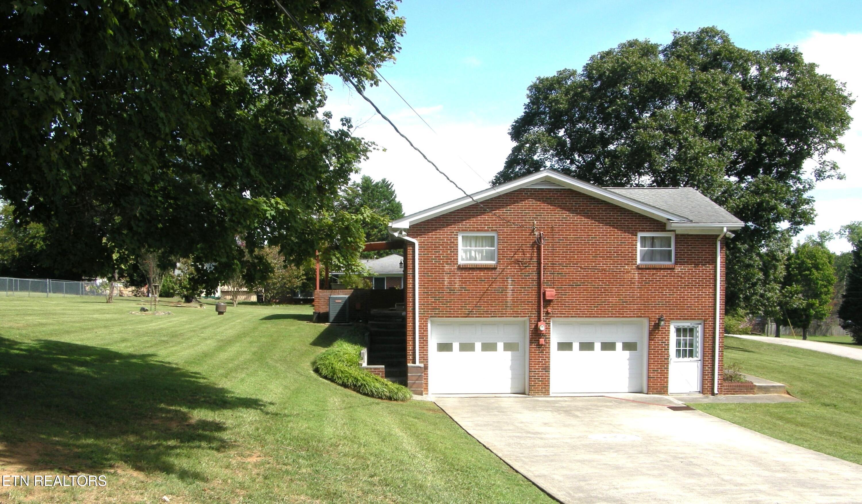 2102 Sentell Circle