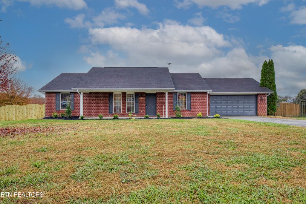 Photo of 5510 Brandon Park Drive, Maryville, TN 37804 (MLS # 1320331)