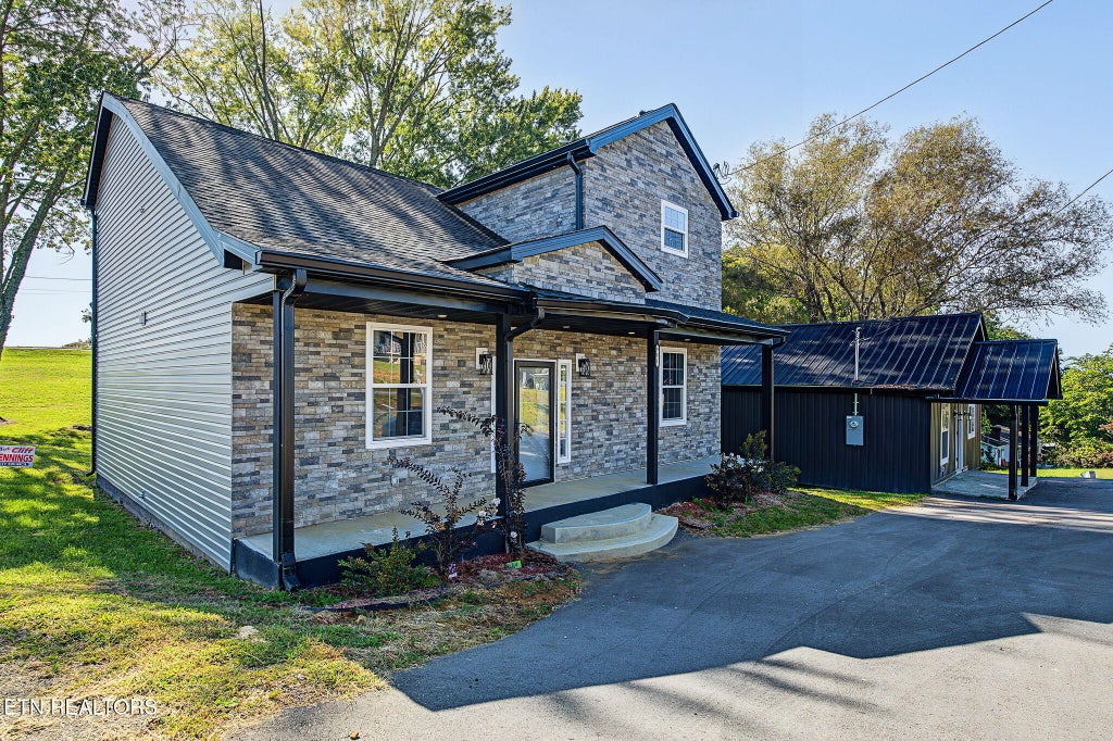 Photo of 901903 Kyle St, LaFollette, TN 37766 (MLS # 1355874)