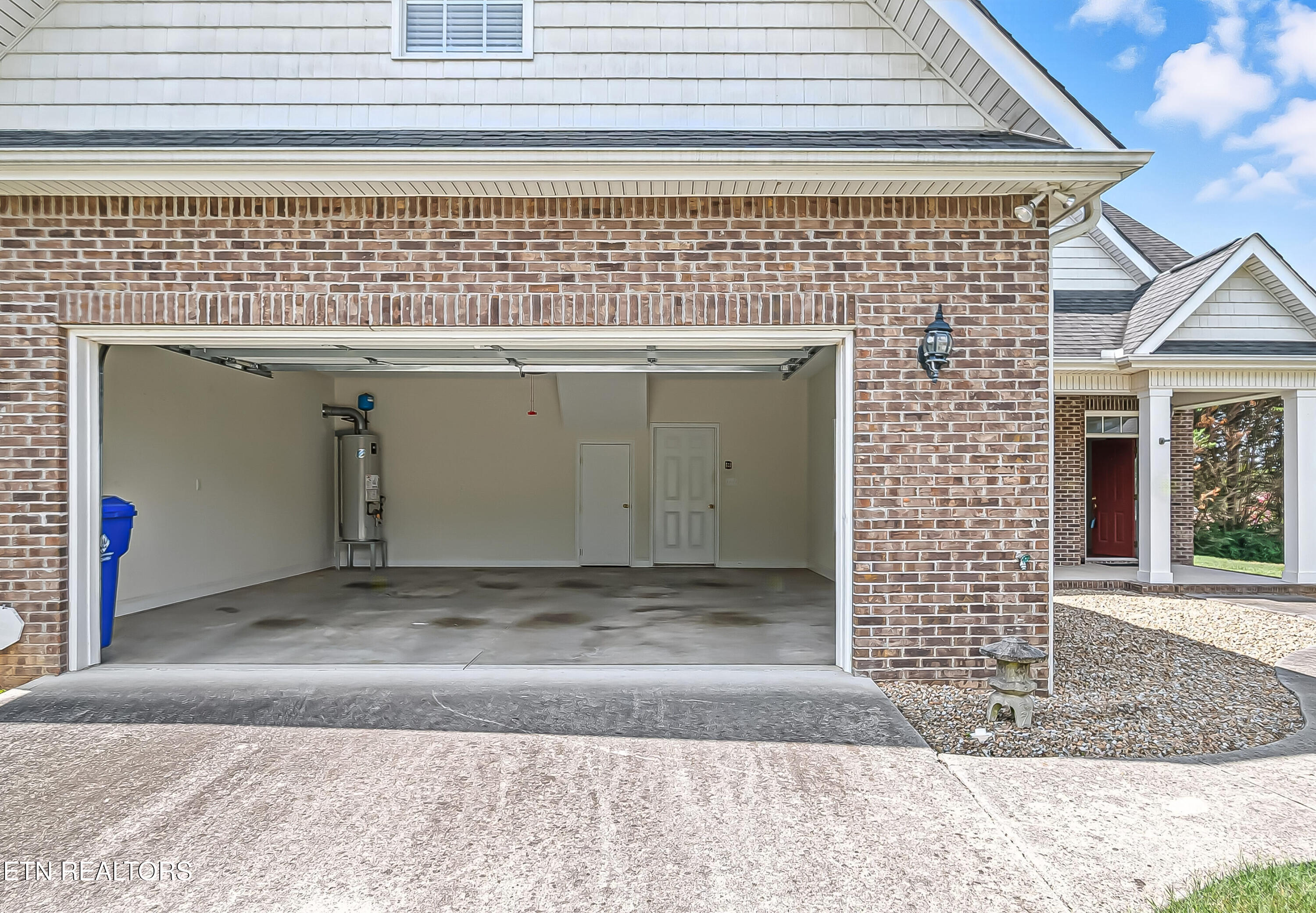 126 Waterston Way