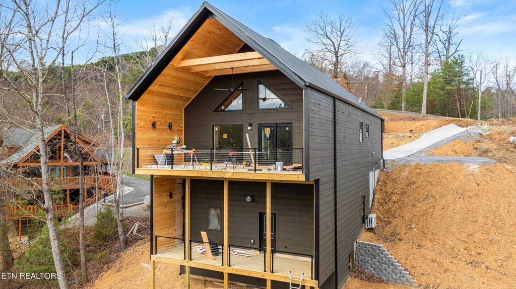 Photo of 1863 Bluff Ridge Rd, Sevierville, TN 37876 (MLS # 1324526)