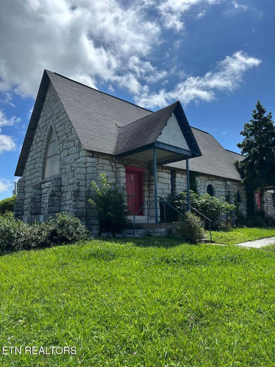 Photo of 103 S 6Th St, LaFollette, TN 37766 (MLS # 1350637)