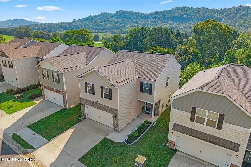 Photo of 158 Harbour Pointe Lane, Oak Ridge, TN 37830 (MLS # 1353744)