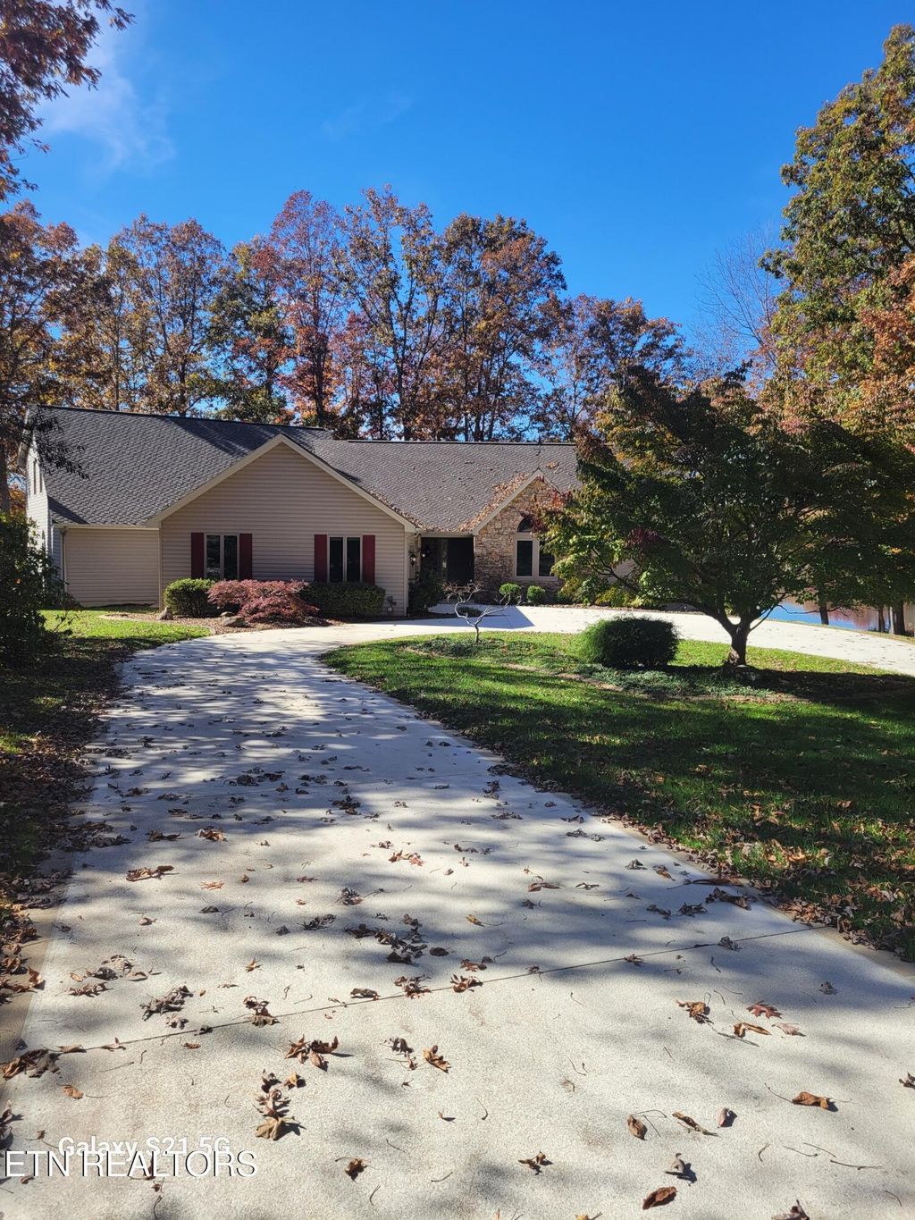 Photo of 148 Lakewood Drive, Crossville, TN 38558 (MLS # 1324158)