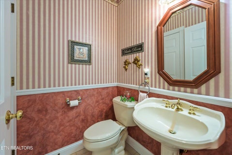 Tiny photo for 1045 Clendenen Rd, Maryville, TN 37801 (MLS # 1355035)