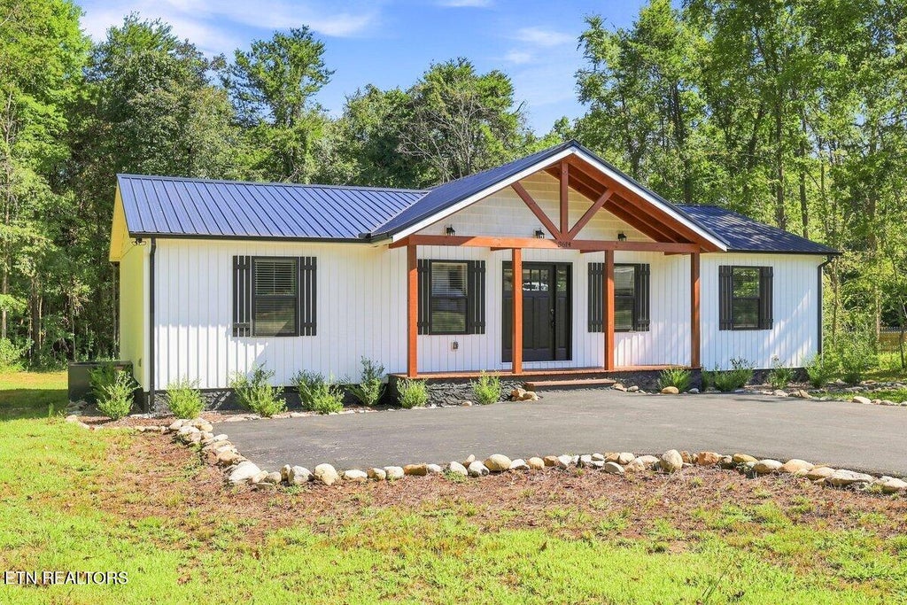 Photo of 3614 Cove Lane, Baneberry, TN 37890 (MLS # 1353155)