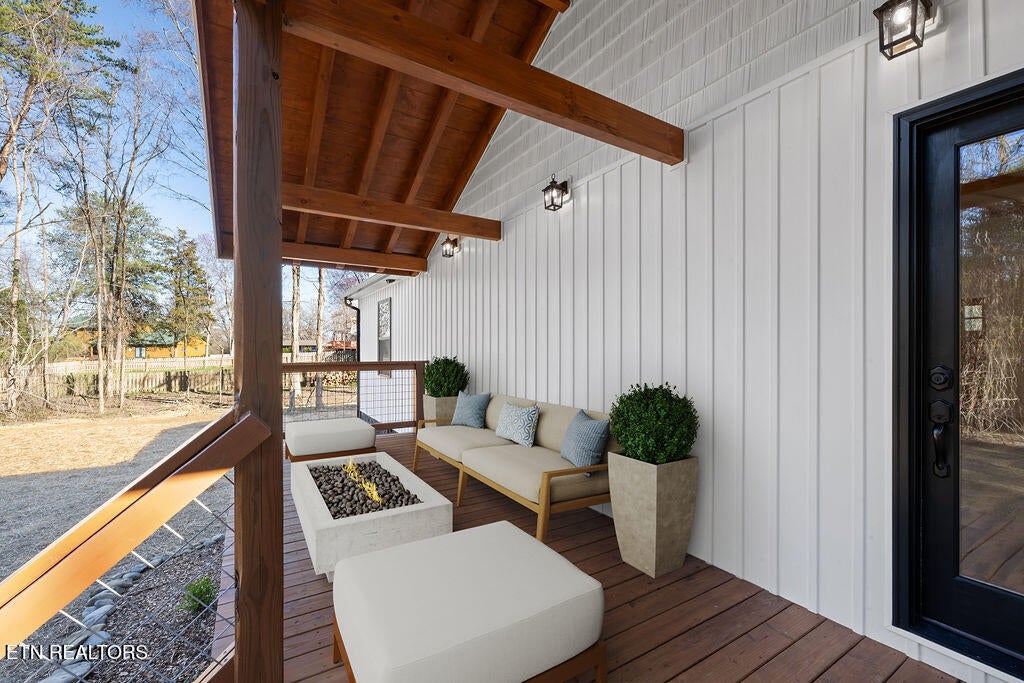 3614 Cove Lane