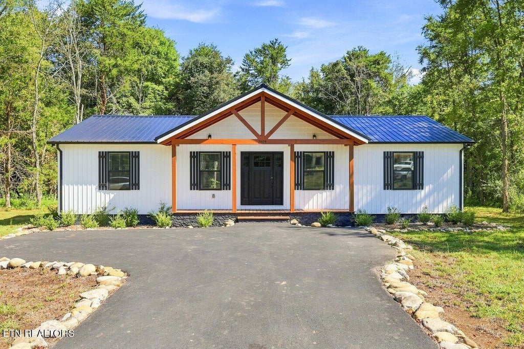 Photo of 3614 Cove Lane, Baneberry, TN 37890 (MLS # 1353155)