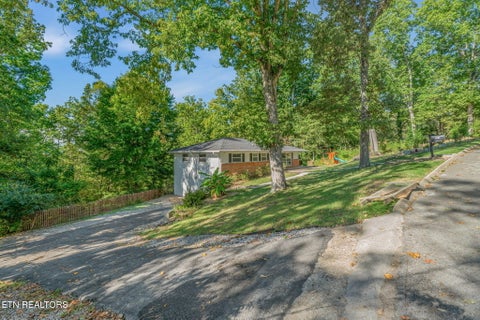 Tiny photo for 103 Morgan Rd, Oak Ridge, TN 37830 (MLS # 1358426)