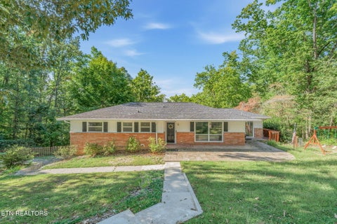 Photo of 103 Morgan Rd, Oak Ridge, TN 37830 (MLS # 1358426)