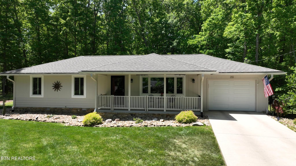 Photo of 251 Lakewood Drive, Fairfield Glade, TN 38558 (MLS # 1339694)