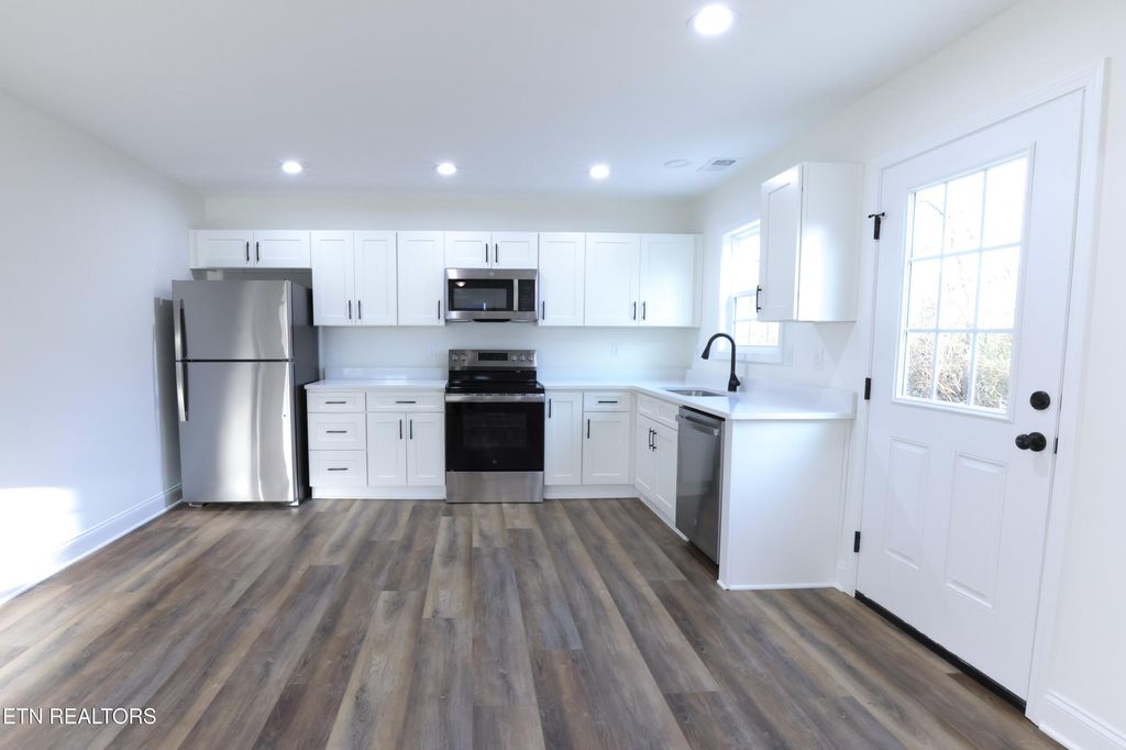 Photo of 110 Ken Lewis Way, Maryville, TN 37801 (MLS # 1323159)