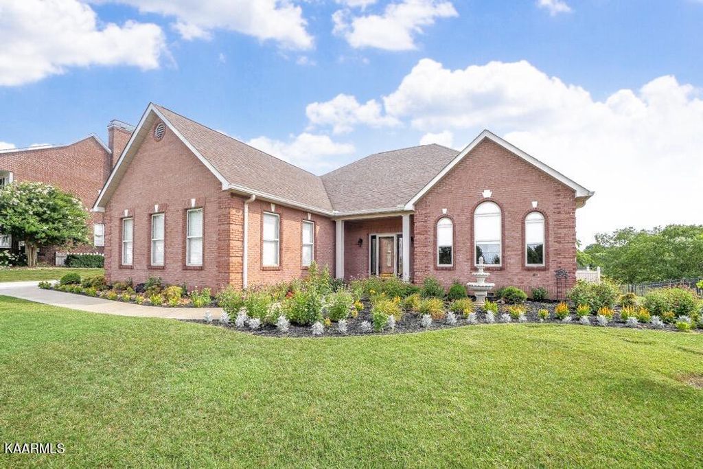 Photo of 1704 Saint Ives Blvd, Alcoa, TN 37701 (MLS # 1233638)