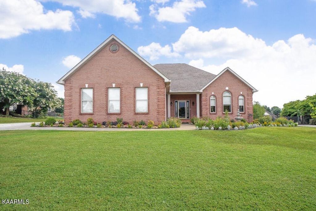 Photo of 1704 Saint Ives Blvd, Alcoa, TN 37701 (MLS # 1233638)