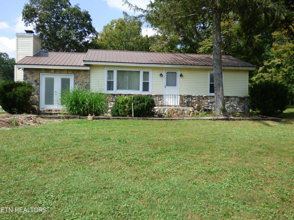 Photo of 12 Shadberry Rd, Crossville, TN 38572 (MLS # 1356238)