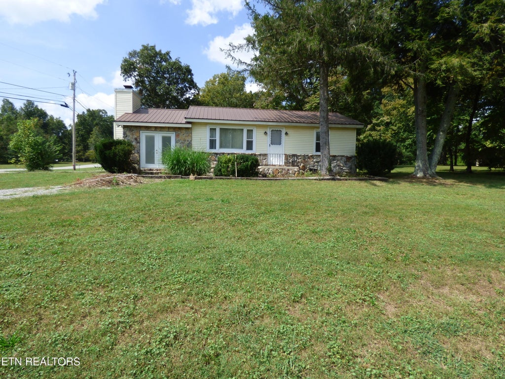 Photo of 12 Shadberry Rd, Crossville, TN 38572 (MLS # 1356238)