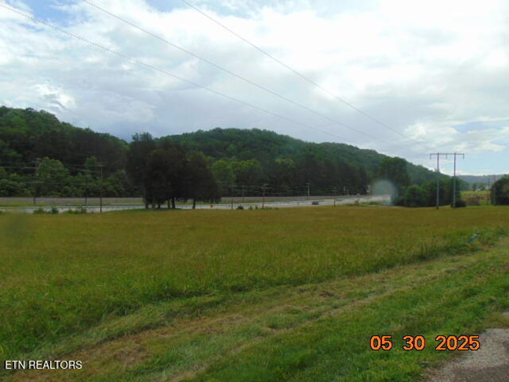 Photo of 112 Ridgecrest (AKA Harriman Hwy) Drive, Harriman, TN 37748 (MLS # 1303040)