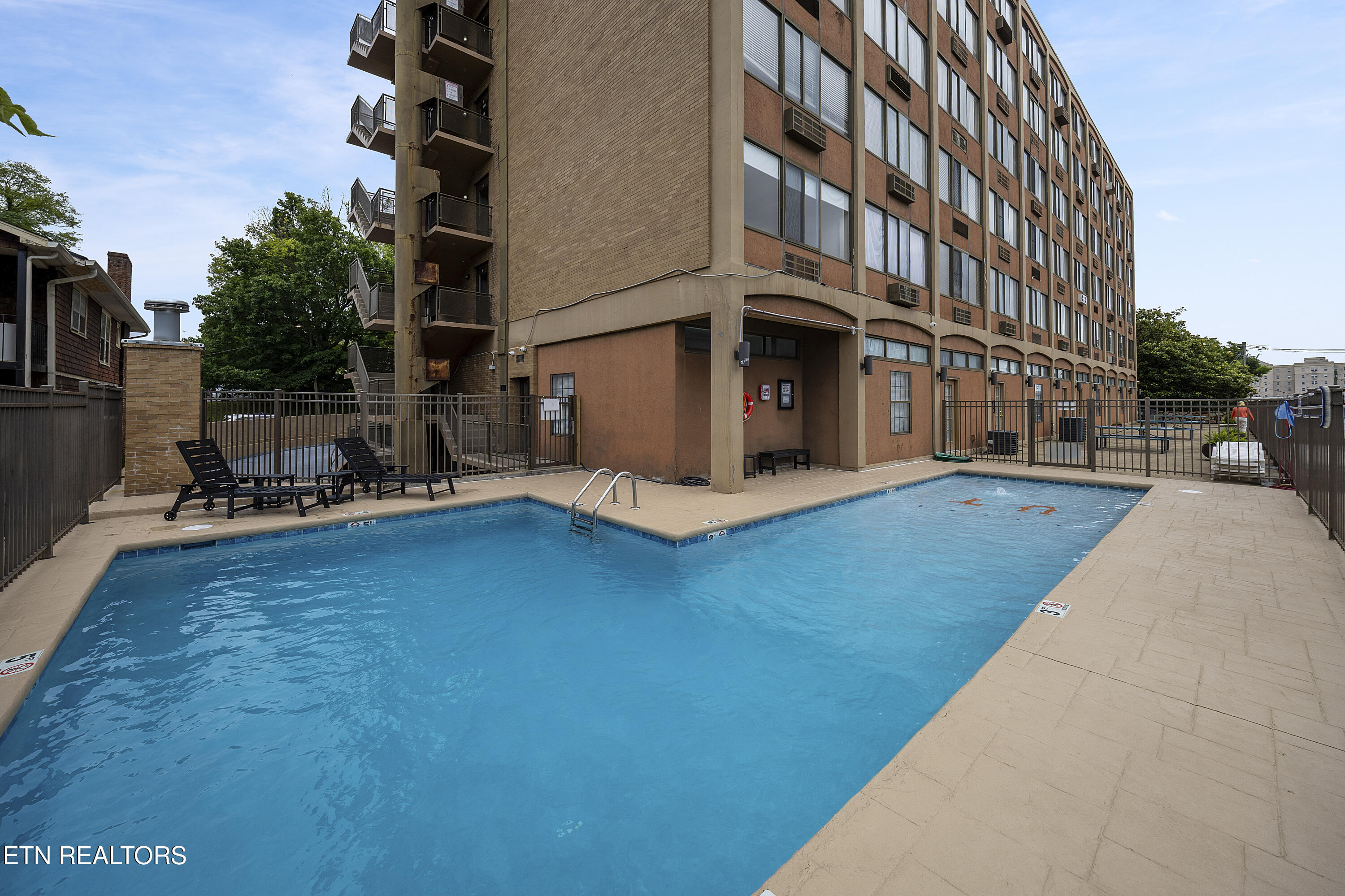 1700 Clinch Ave 411