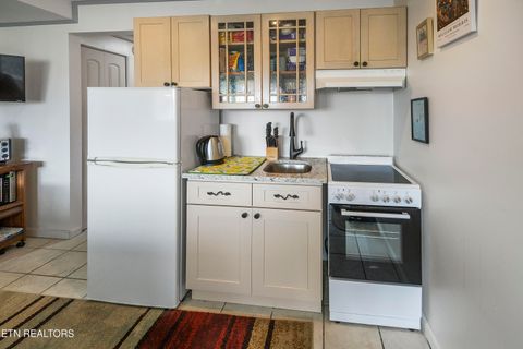 Tiny photo for 1700 Clinch Ave #411, Knoxville, TN 37916 (MLS # 1346155)