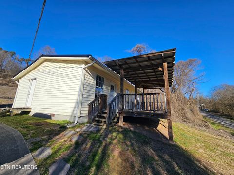 Tiny photo for 348 Washington Drive, Harriman, TN 37748 (MLS # 1329007)