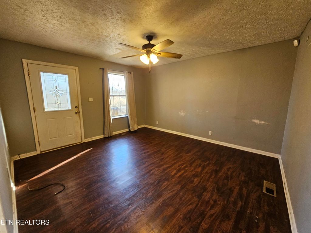 Photo of 348 Washington Drive, Harriman, TN 37748 (MLS # 1329007)