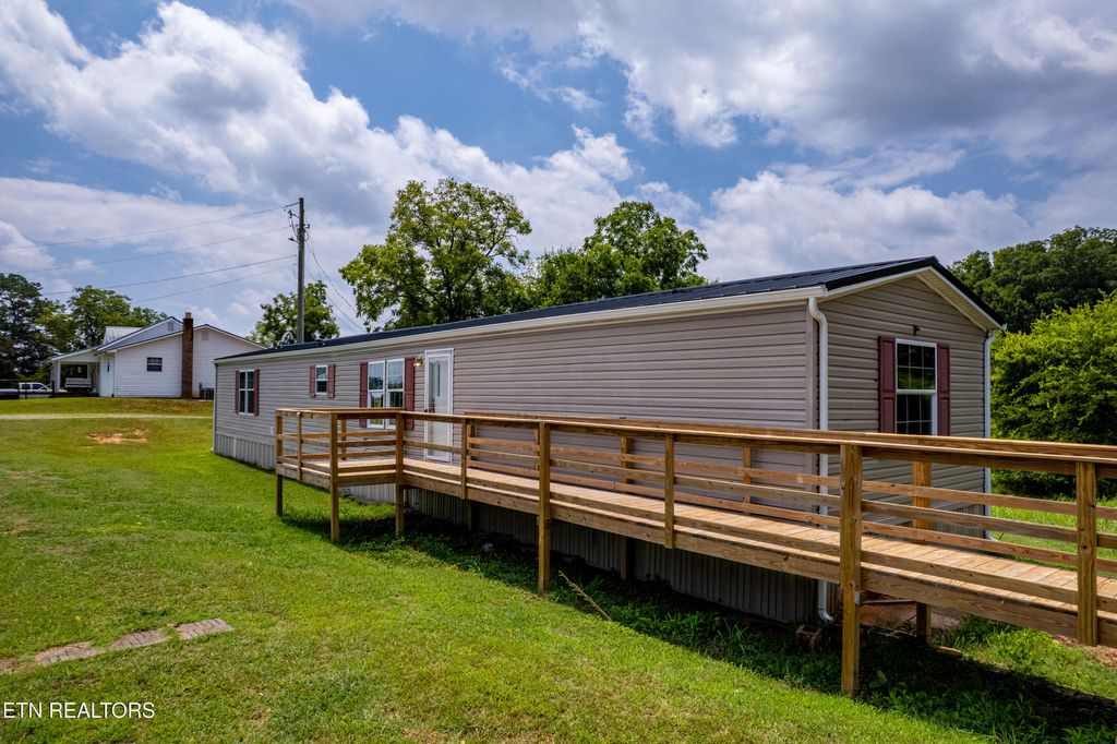 Photo of 225 Sunnyside Rd, Sweetwater, TN 37874 (MLS # 1310047)