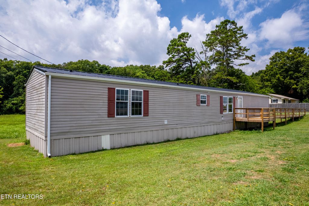 Photo of 225 Sunnyside Rd, Sweetwater, TN 37874 (MLS # 1310047)