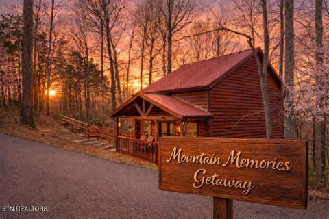Photo of 1628 Ginnys Tr, Sevierville, TN 37876 (MLS # 1349641)