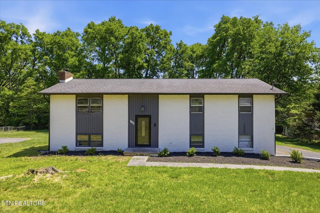 Photo of 204 Oran Rd, Knoxville, TN 37934 (MLS # 1338035)