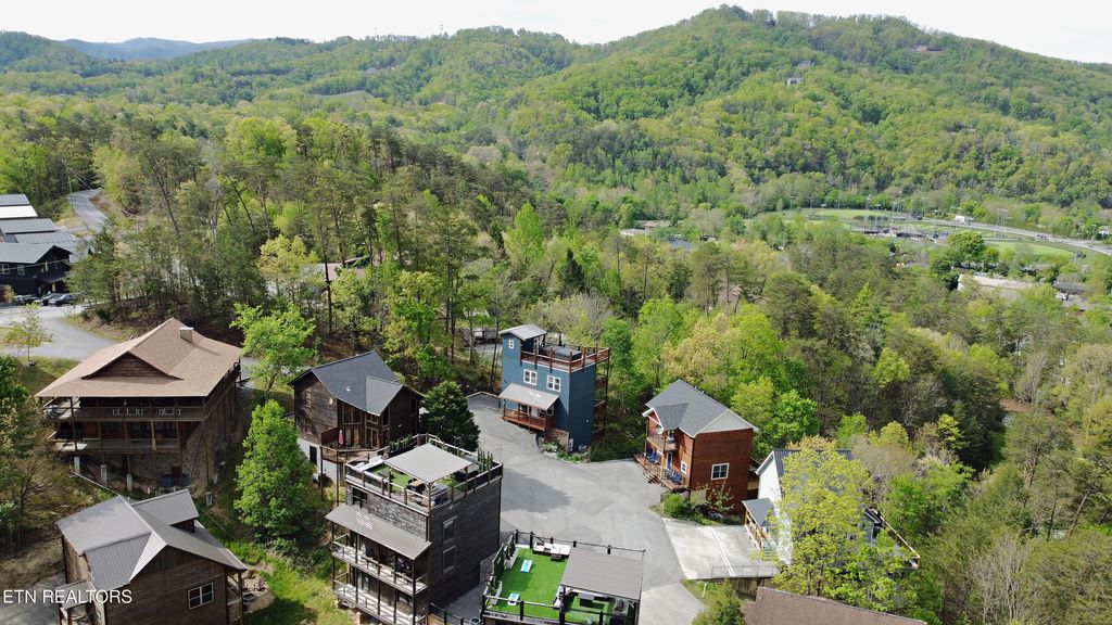 Photo of 419 Stone Ridge Way, Pigeon Forge, TN 37863 (MLS # 1336834)