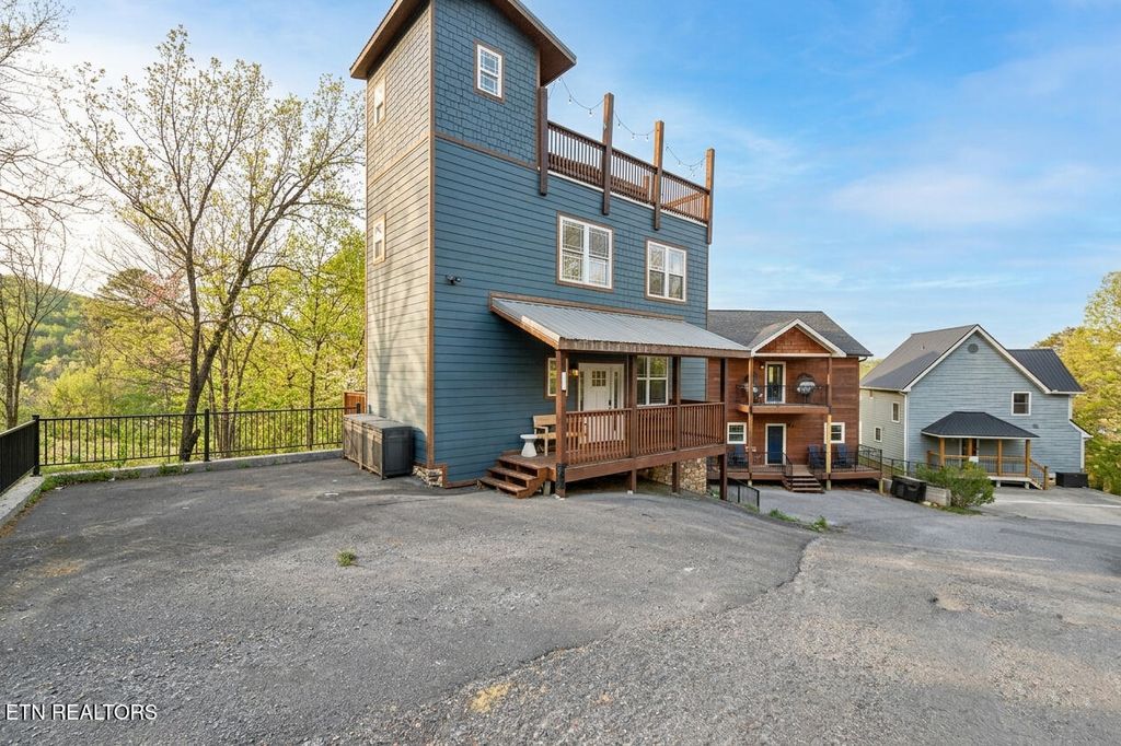 Photo of 419 Stone Ridge Way, Pigeon Forge, TN 37863 (MLS # 1336834)
