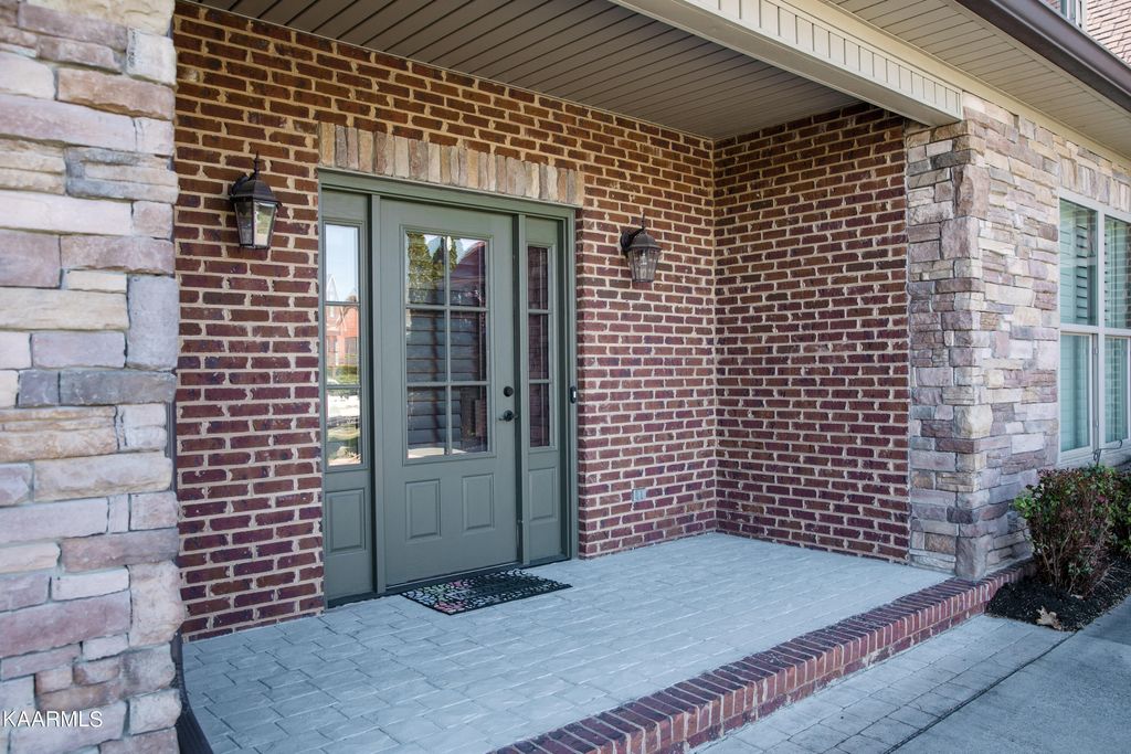 Photo of 1209 Brighton Drive, Alcoa, TN 37701 (MLS # 1222405)