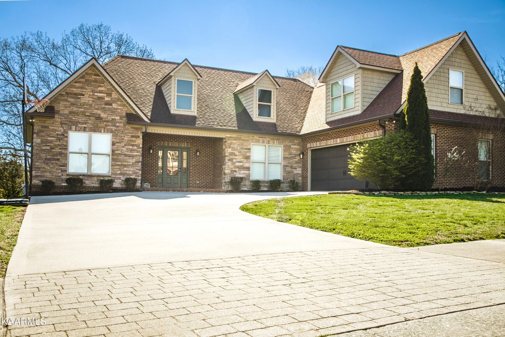 Photo of 1209 Brighton Drive, Alcoa, TN 37701 (MLS # 1222405)