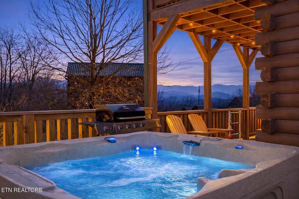 Photo of 2039 Oakmont Drive, Sevierville, TN 37876 (MLS # 1334873)