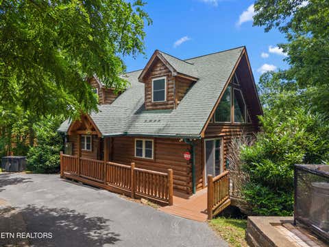 Photo of 4160 Chamberlain Lane, Sevierville, TN 37862 (MLS # 1345022)