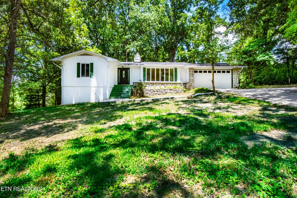 Photo of 9721 Asheville Hwy, Strawberry Plains, TN 37871 (MLS # 1313244)