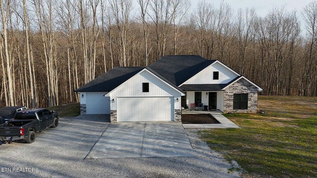 Photo of 830 Evelyn Pvt Drive, Huntsville, TN 37756 (MLS # 1253284)