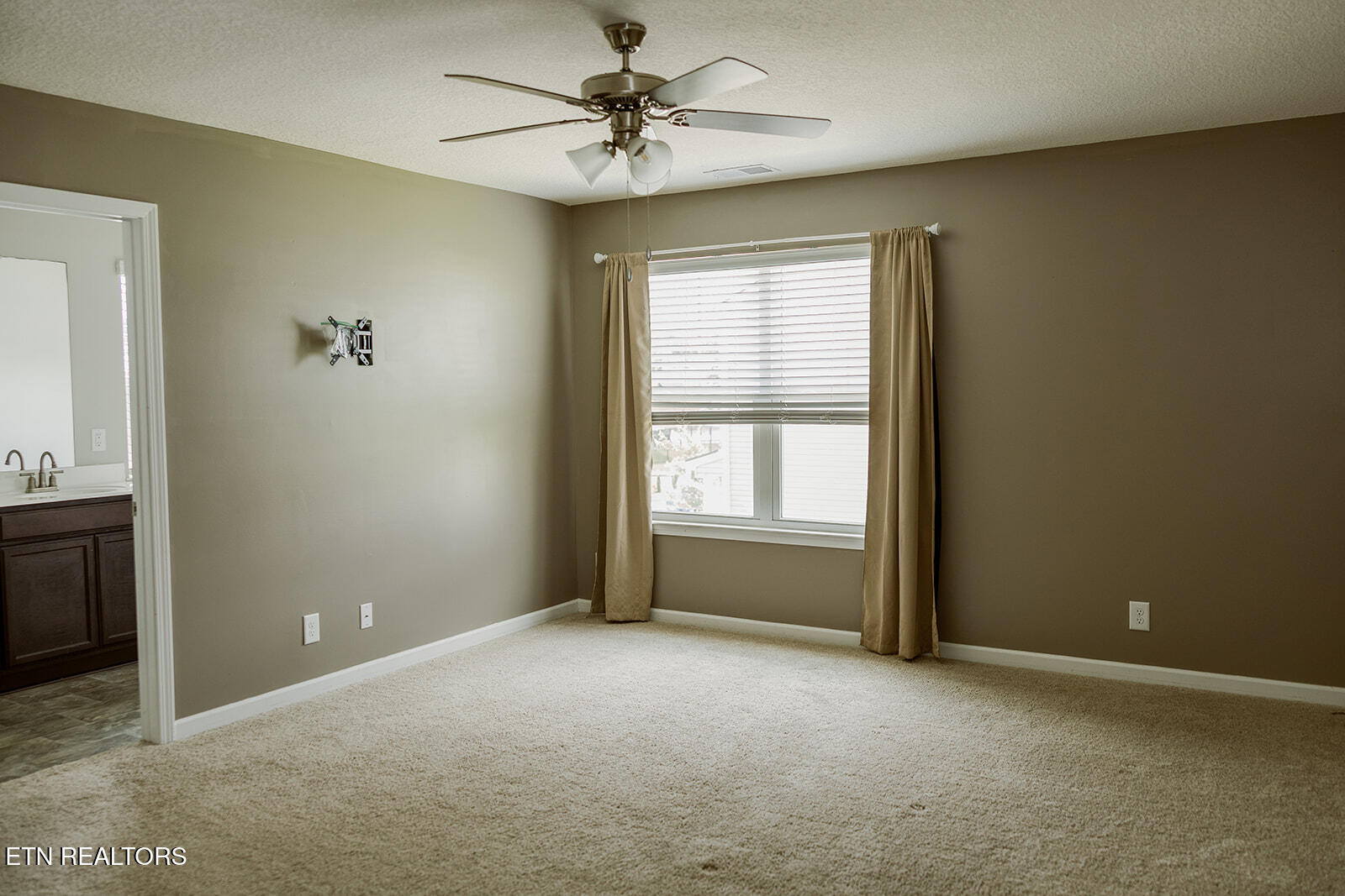 6 Lilac Court