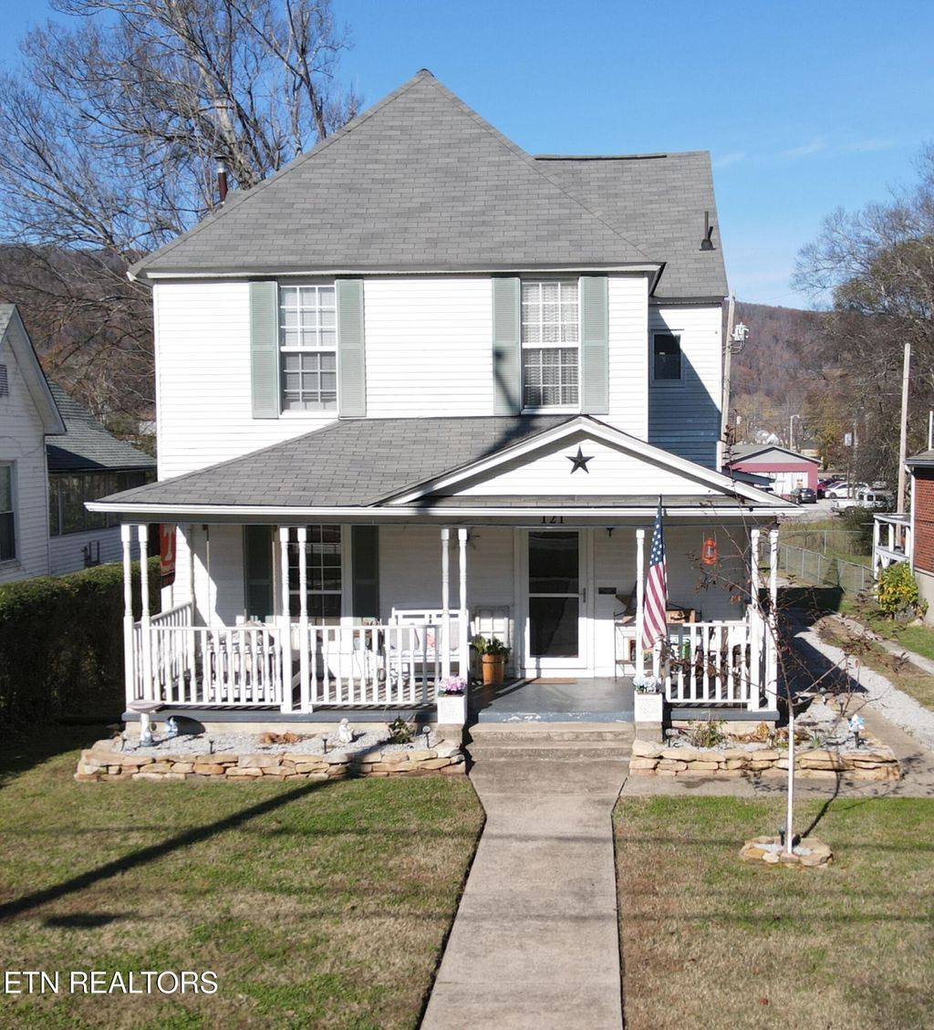 Photo of 121 N Kingston Ave, Rockwood, TN 37854 (MLS # 1283888)