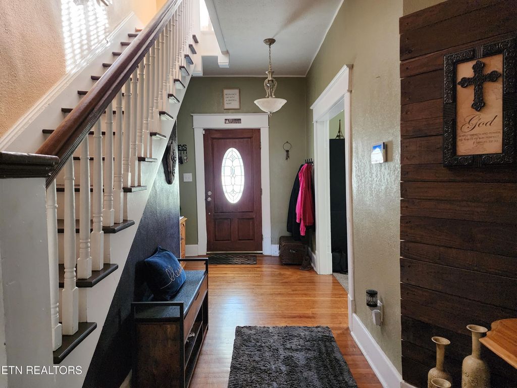 Photo of 121 N Kingston Ave, Rockwood, TN 37854 (MLS # 1283888)