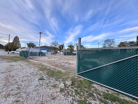 Tiny photo for 418 Emory Drive, Harriman, TN 37748 (MLS # 1360149)