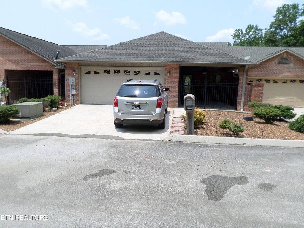 Photo of 5014 Fairgrounds Place, Kingston, TN 37763 (MLS # 1303402)