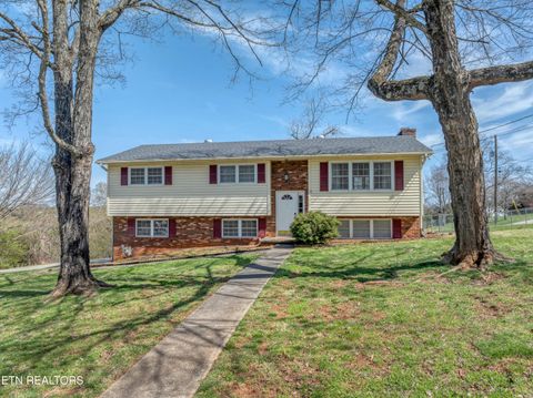 Photo of 726 Greenwich Drive, Maryville, TN 37803 (MLS # 1332745)