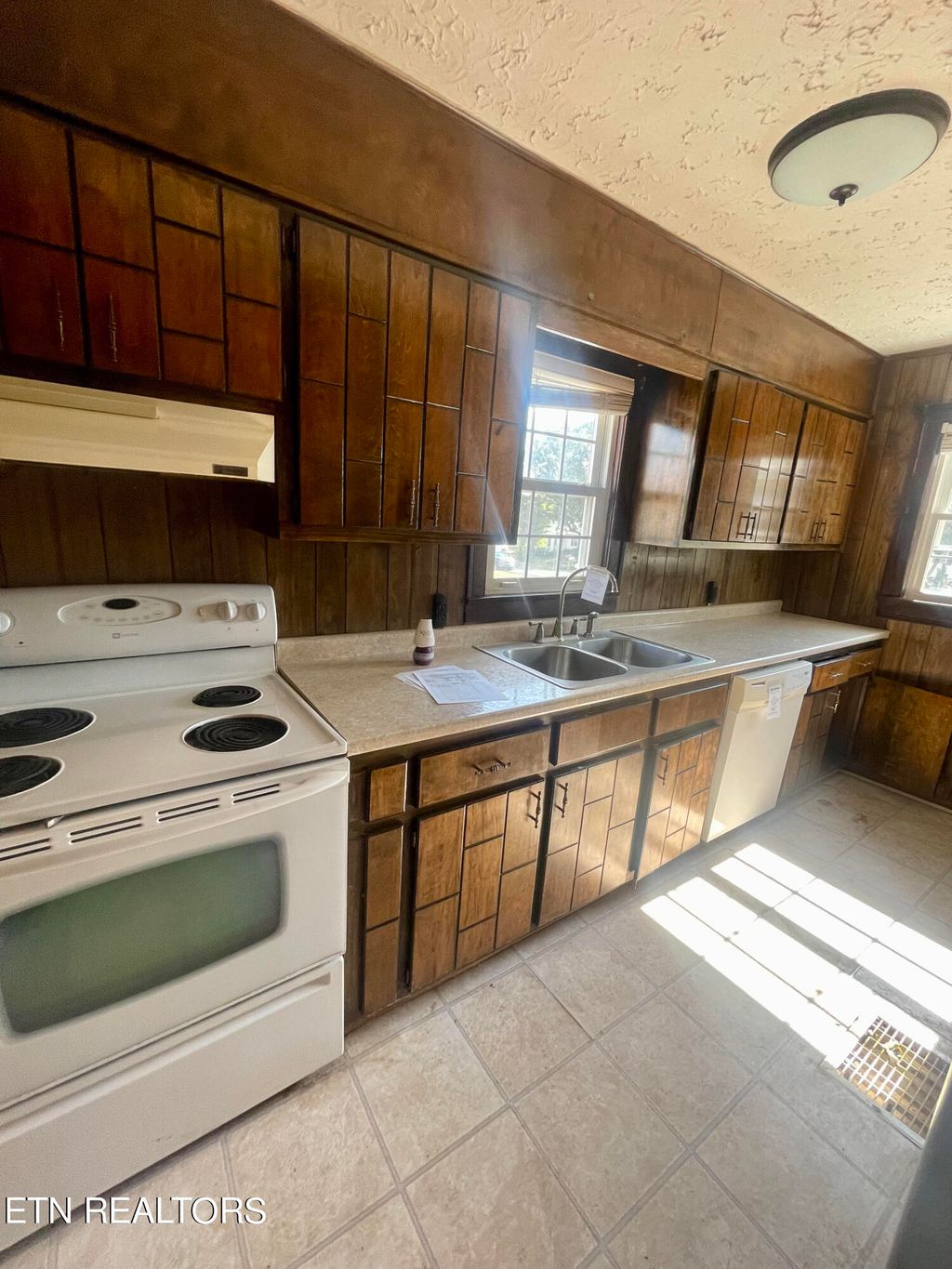 Photo of 216 Juniper Ave, Alcoa, TN 37701 (MLS # 1242456)