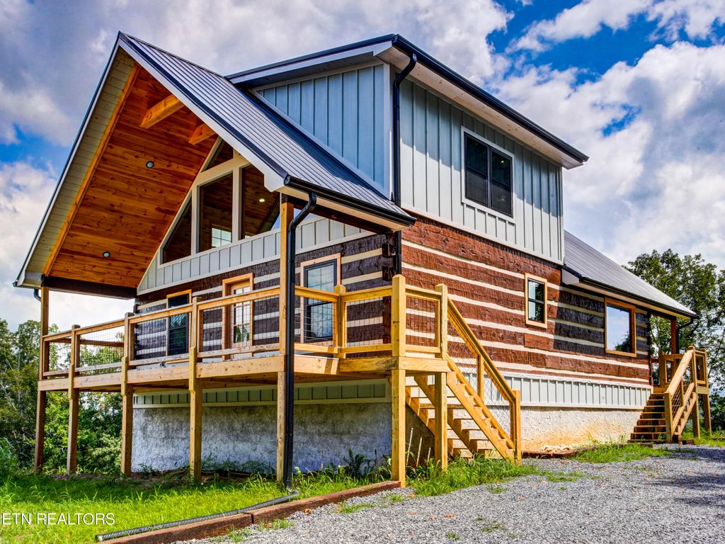 Photo of 630 Douglas Ridge Drive, Dandridge, TN 37725 (MLS # 1313245)