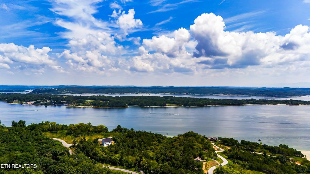 Photo of 630 Douglas Ridge Drive, Dandridge, TN 37725 (MLS # 1313245)