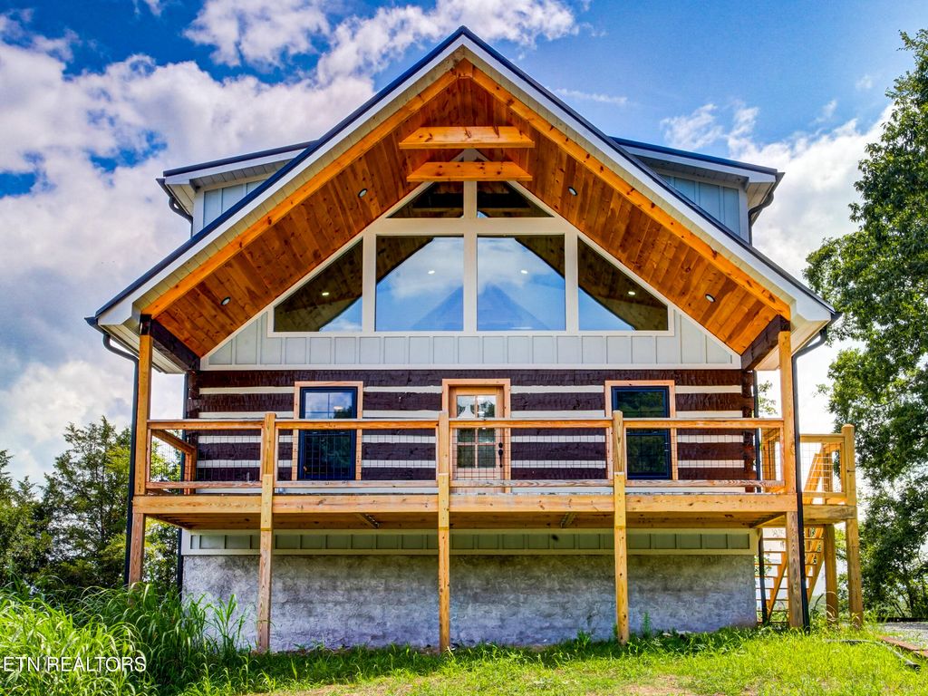 Photo of 630 Douglas Ridge Drive, Dandridge, TN 37725 (MLS # 1313245)