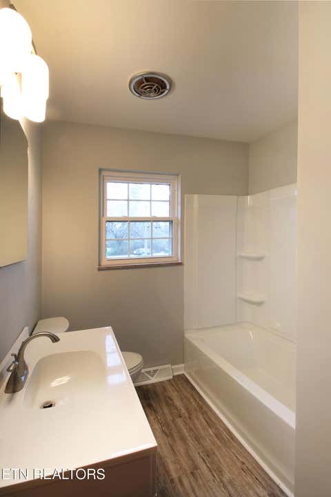 Tiny photo for 7101 Rollins Rd, Knoxville, TN 37918 (MLS # 1349890)
